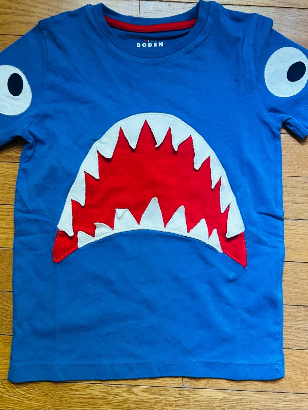 Mini Boden Bright Blue Short Sleeve Tee size 6/7 ( never worn, brand new)